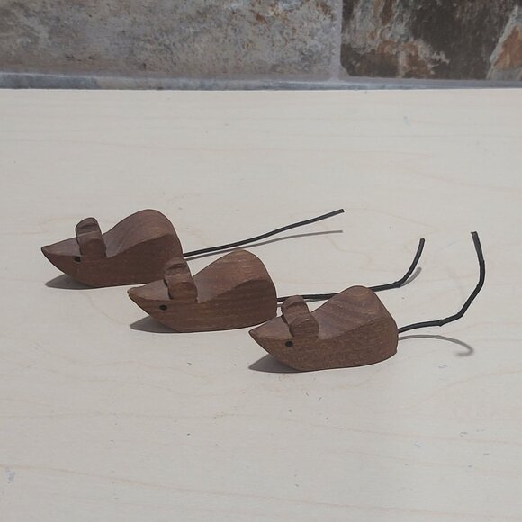 Vintage Three Miniature Wooden Mice Figurines Handmade Craft - Picture 5 of 9